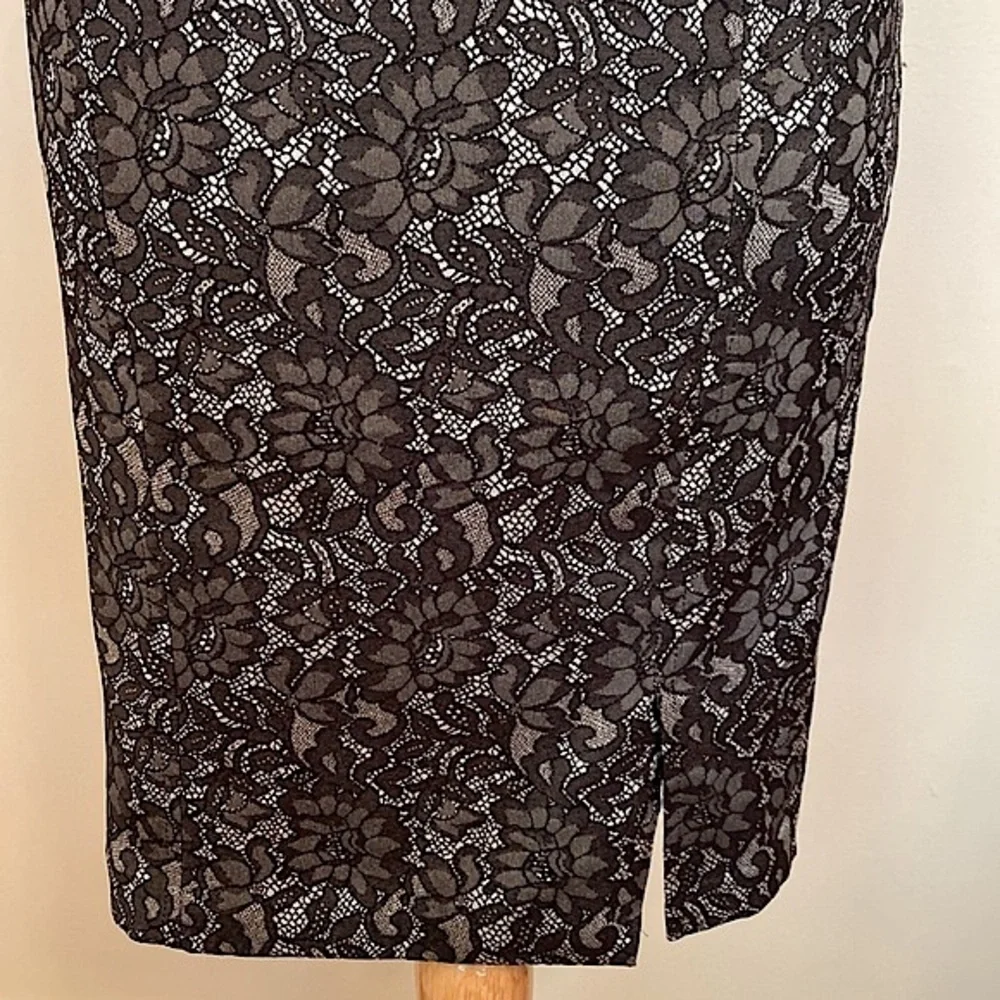 Worthington Stretch Black White Lace Print 4 Corporate Sleek Office Chic Skirt
